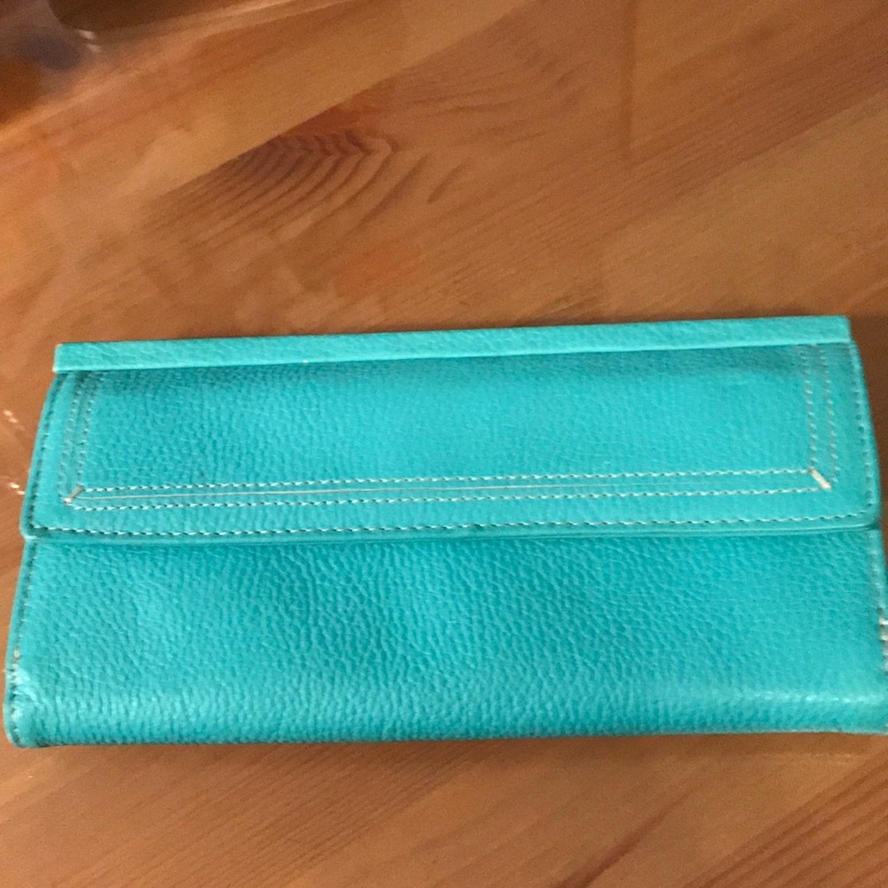 NWOT Vegan Leather Relativity Wallet